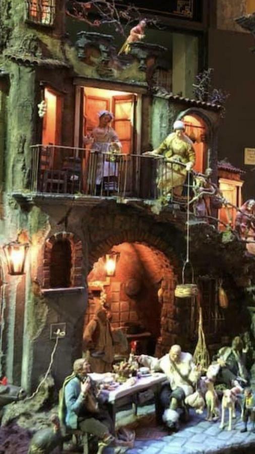 Rosy Monolocale Nel Centro Storico Di Torre Annunziata Di Fronte Scavi Oplonti Apartment Bagian luar foto