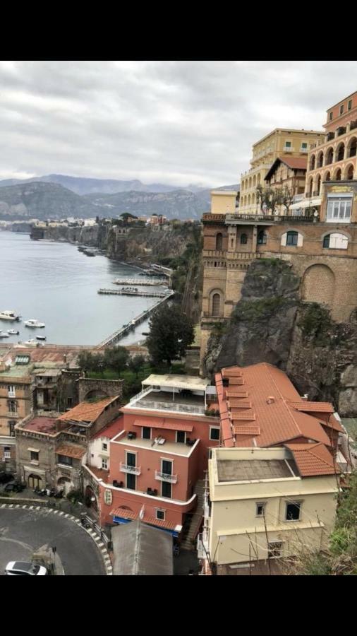 Rosy Monolocale Nel Centro Storico Di Torre Annunziata Di Fronte Scavi Oplonti Apartment Bagian luar foto