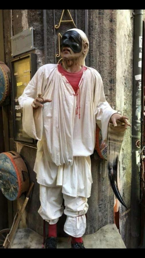 Rosy Monolocale Nel Centro Storico Di Torre Annunziata Di Fronte Scavi Oplonti Apartment Bagian luar foto