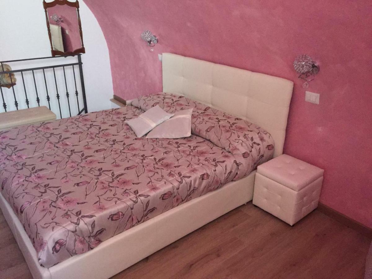Rosy Monolocale Nel Centro Storico Di Torre Annunziata Di Fronte Scavi Oplonti Apartment Bagian luar foto