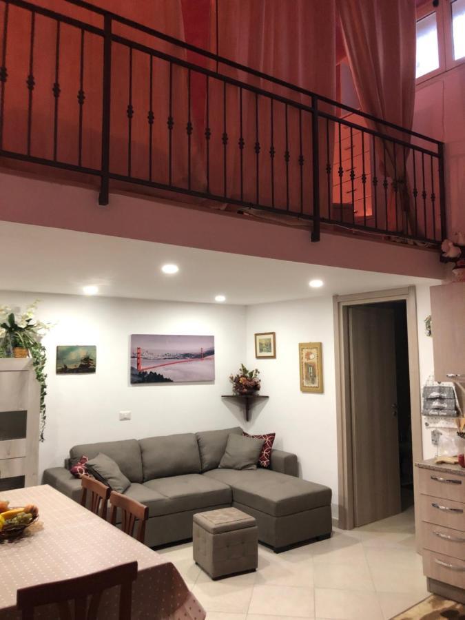 Rosy Monolocale Nel Centro Storico Di Torre Annunziata Di Fronte Scavi Oplonti Apartment Bagian luar foto