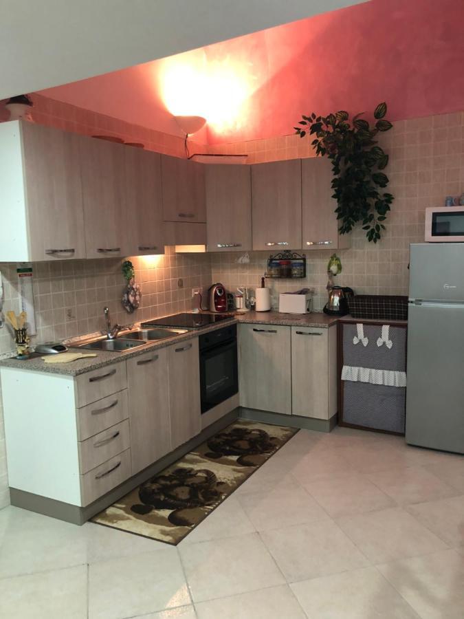 Rosy Monolocale Nel Centro Storico Di Torre Annunziata Di Fronte Scavi Oplonti Apartment Bagian luar foto