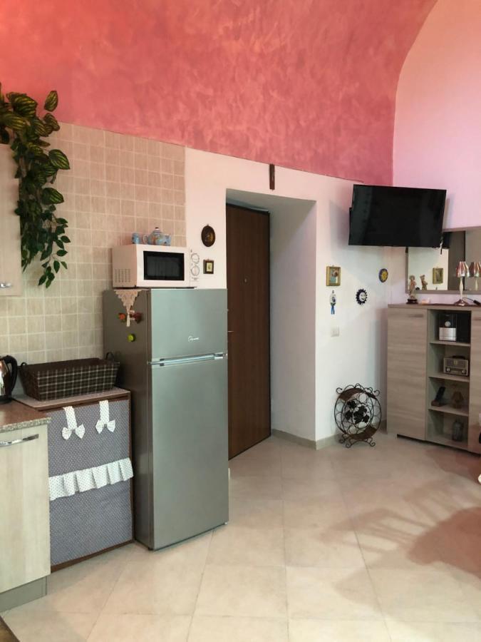 Rosy Monolocale Nel Centro Storico Di Torre Annunziata Di Fronte Scavi Oplonti Apartment Bagian luar foto